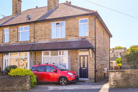 3 bedroom end of terrace house for sale, Garden Road, Brighouse