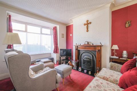 3 bedroom end of terrace house for sale, Garden Road, Brighouse