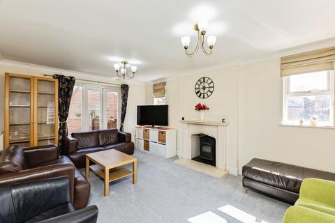4 bedroom detached house for sale, Leonardslee Crescent, Newbury, RG14