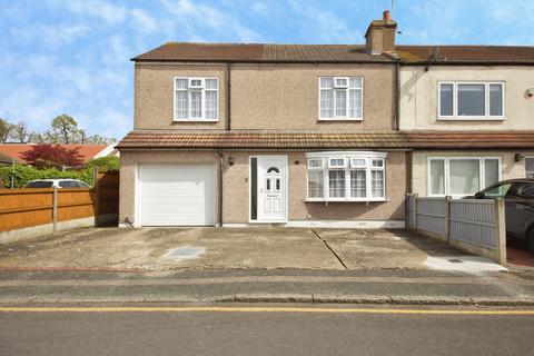 Aveley Road, Romford, RM1