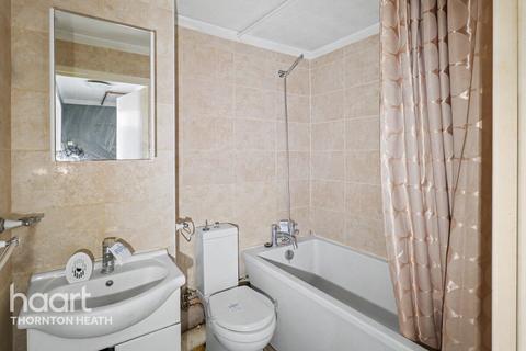 Sadler Close, MITCHAM