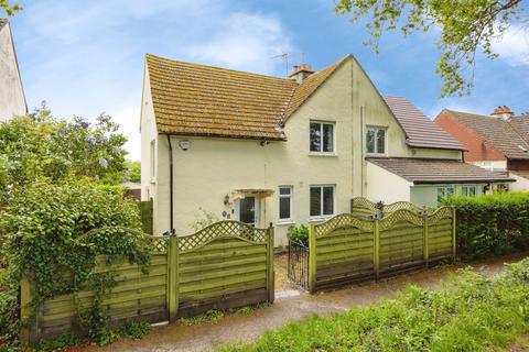 Heathyfields Road, Farnham, GU9