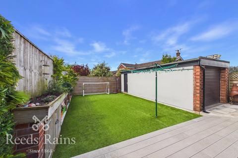3 bedroom semi-detached house for sale, Langdale Road, Lancashire PR25