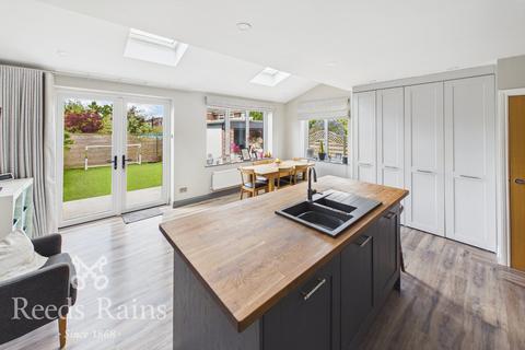 3 bedroom semi-detached house for sale, Langdale Road, Lancashire PR25