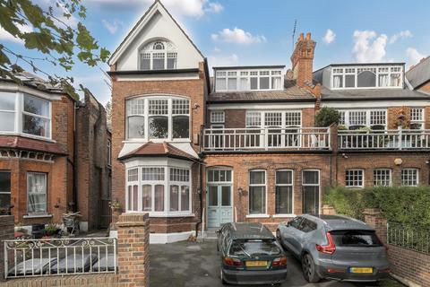 Princes Avenue, London