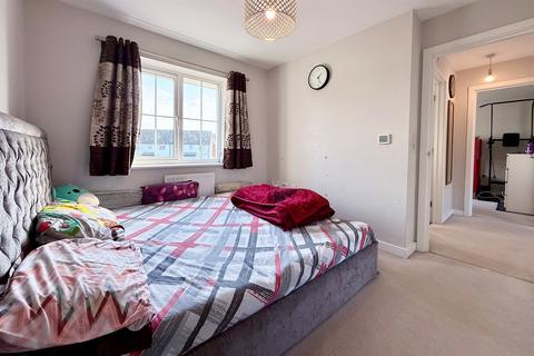 3 bedroom semi-detached house for sale, Larch Way, Red Lodge, Bury St. Edmunds