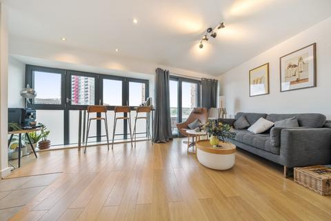 2 bedroom flat for sale, Surrey Quays Road, London, SE16