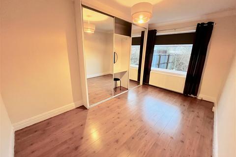 2 bedroom flat for sale, Southend Terrace, Sheriff Hill, Gateshead