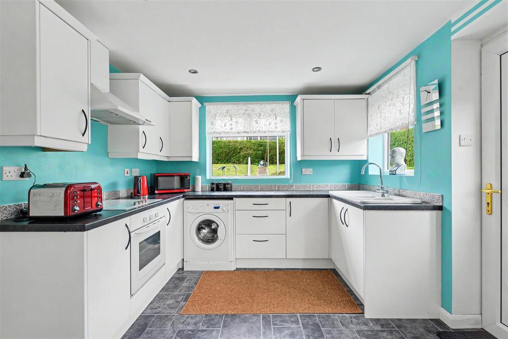 House in Nottingham, Bestwood Park Estate - View 2