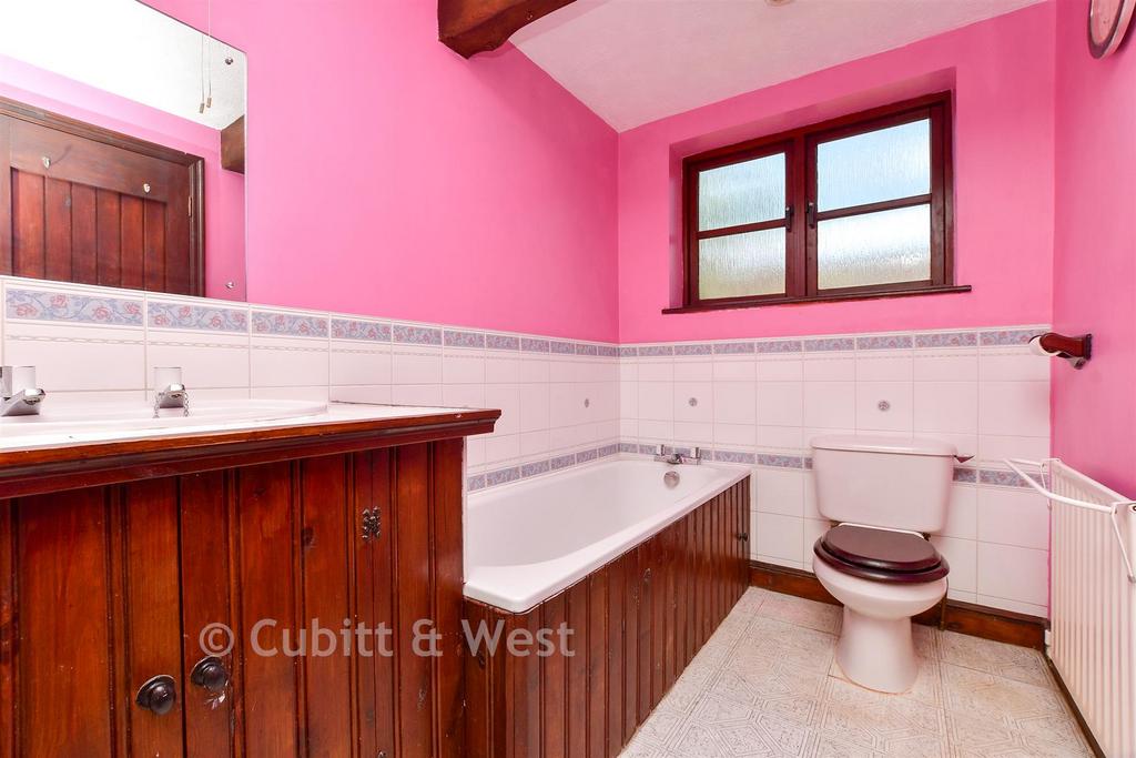 En-Suite Bathroom