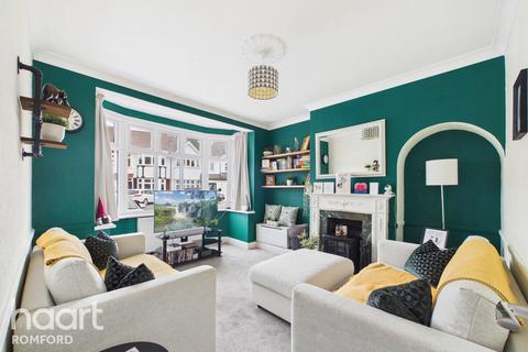 4 bedroom terraced house for sale, Melton Gardens, Romford