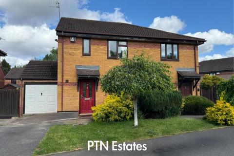 3 bedroom semi-detached house to rent, Richardson Drive, Stourbridge