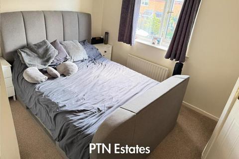3 bedroom semi-detached house to rent, Richardson Drive, Stourbridge