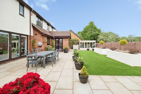 4 bedroom detached house for sale, Tabard Gardens, Newport Pagnell