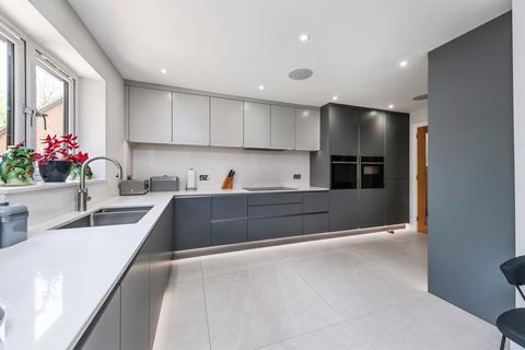 4 bedroom detached house for sale, Tabard Gardens, Newport Pagnell