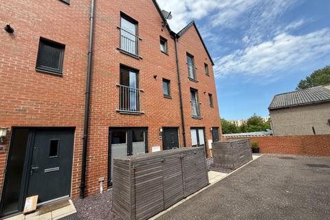 4 bedroom terraced house to rent, Haig Lane, Edinburgh EH6