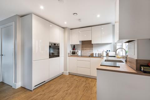2 bedroom apartment for sale, Beatrice Square, Tadworth, KT20