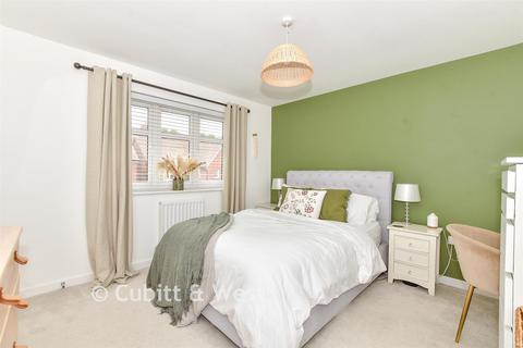 3 bedroom semi-detached house for sale, Nine Acres, Chichester PO19