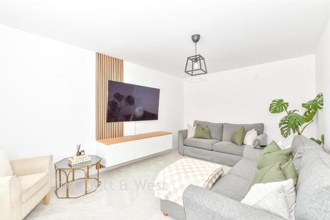 3 bedroom semi-detached house for sale, Nine Acres, Chichester PO19