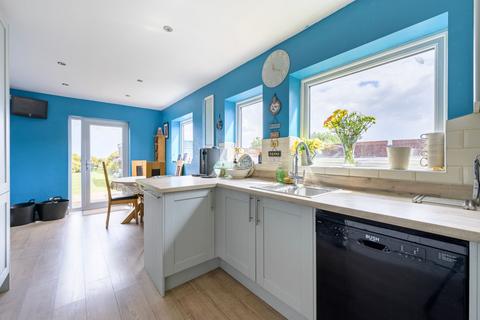 4 bedroom detached bungalow for sale, Ostend Gap, Walcott