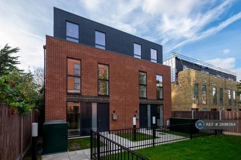 undefined, Kings Avenue, London, SW4