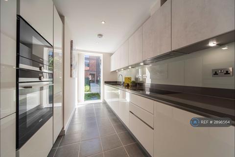 undefined, Kings Avenue, London, SW4