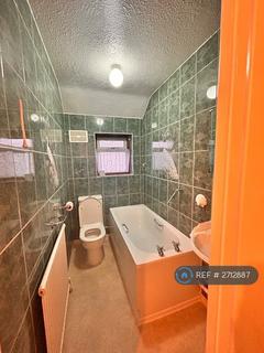 2 bedroom terraced house to rent, Cornworthy Road, Dagenham, RM8