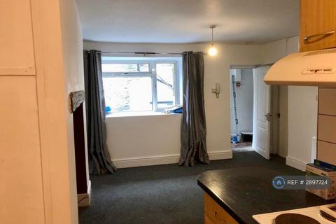 2 bedroom flat to rent, Bridge Street, Newcastle Emlyn, SA38