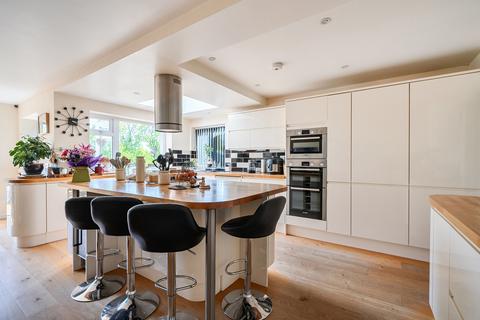 4 bedroom detached house for sale, Fairway Avenue, Reading RG30
