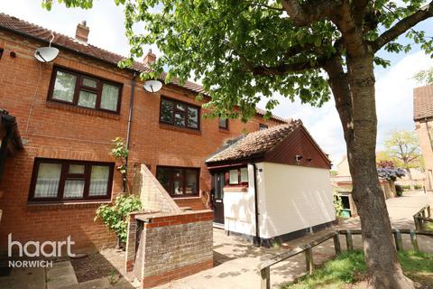 2 bedroom terraced house to rent, Sheep Meadow Close, Norwich