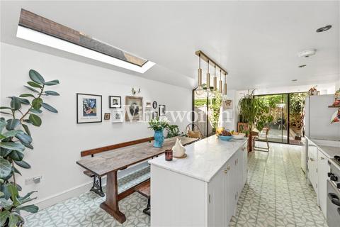 3 bedroom terraced house for sale, Summerhill Road, London, N15