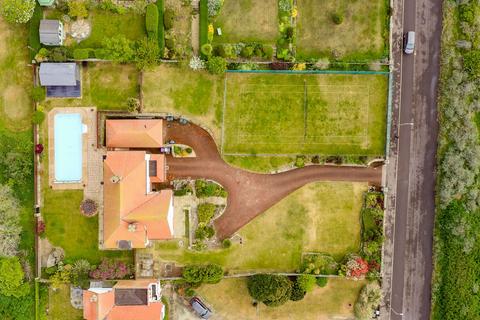 4 bedroom detached house for sale, Seacroft Esplanade, Skegness PE25