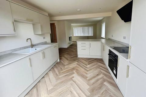 3 bedroom detached bungalow for sale, Templegate Avenue, Leeds