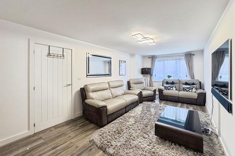 4 bedroom semi-detached house for sale, Laura Roberts Close, WEST BROMWICH