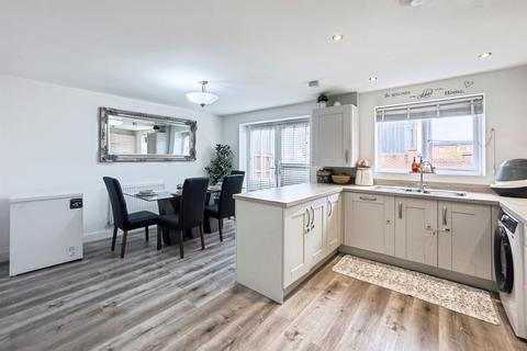 4 bedroom semi-detached house for sale, Laura Roberts Close, WEST BROMWICH