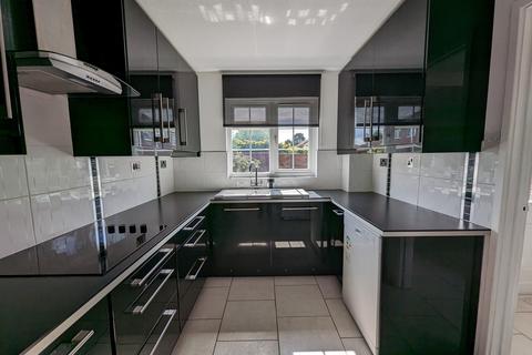 3 bedroom house to rent, Brampton Close, Bedford, MK42