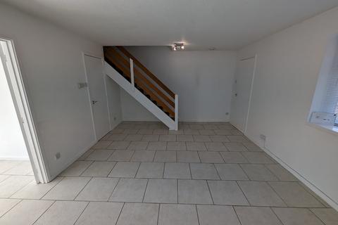 3 bedroom house to rent, Brampton Close, Bedford, MK42