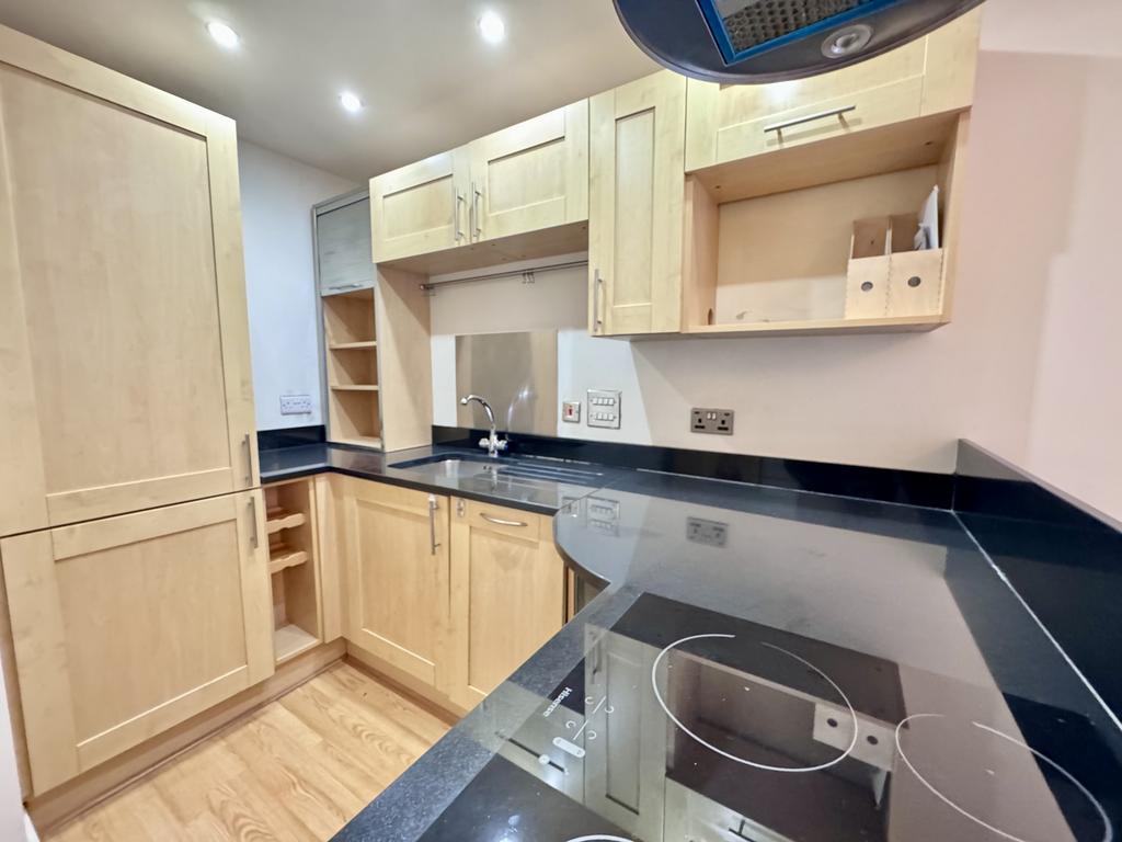 Apartment in Nottingham, The Park, Nottinghamshire - View 3