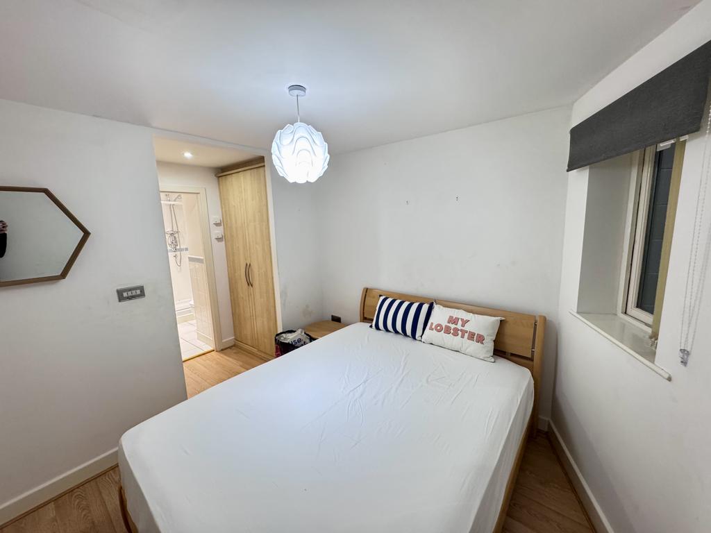 Apartment in Nottingham, The Park, Nottinghamshire - View 4