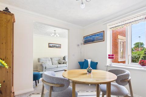 1 bedroom apartment for sale, Stuart Road, Highcliffe, Christchurch, Dorset, BH23