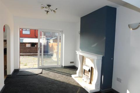 3 bedroom end of terrace house to rent, Melbourne Street, Manchester