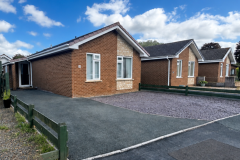 2 bedroom detached bungalow for sale, Glandwr Park, Builth Wells, LD2