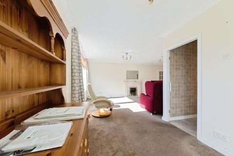 2 bedroom flat for sale, Chelmscote Road, Solihull, West Midlands, B92