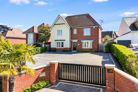 4 bedroom detached house for sale, Galleywood Road, Great Baddow, Chelmsford