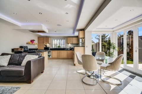 4 bedroom detached house for sale, Galleywood Road, Great Baddow, Chelmsford
