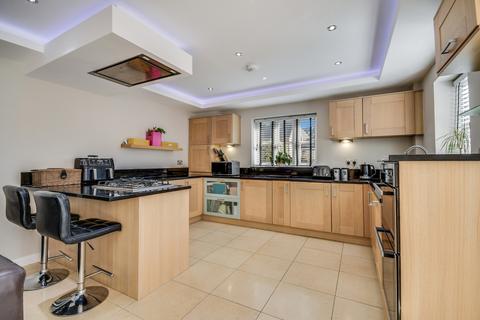 4 bedroom detached house for sale, Galleywood Road, Great Baddow, Chelmsford