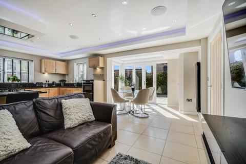 4 bedroom detached house for sale, Galleywood Road, Great Baddow, Chelmsford