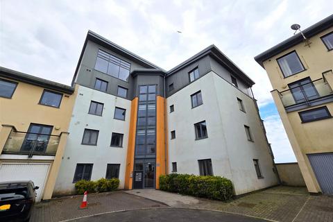 3 bedroom apartment for sale, St Christophers Court, Marina, Swansea