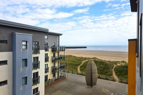 3 bedroom apartment for sale, St Christophers Court, Marina, Swansea