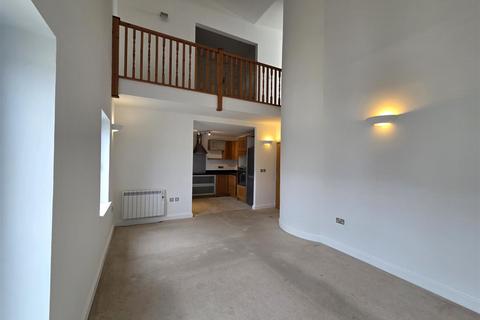 3 bedroom apartment for sale, St Christophers Court, Marina, Swansea